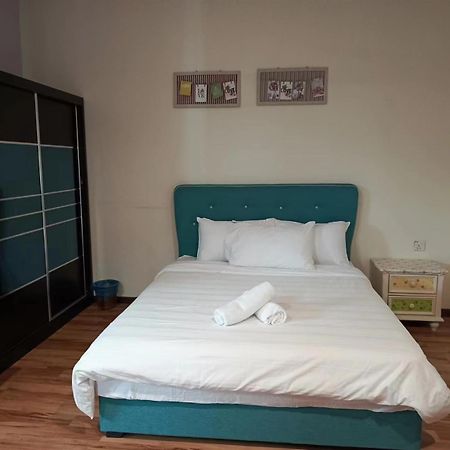 Melaka Beachfront Villa With Pool 외부 사진