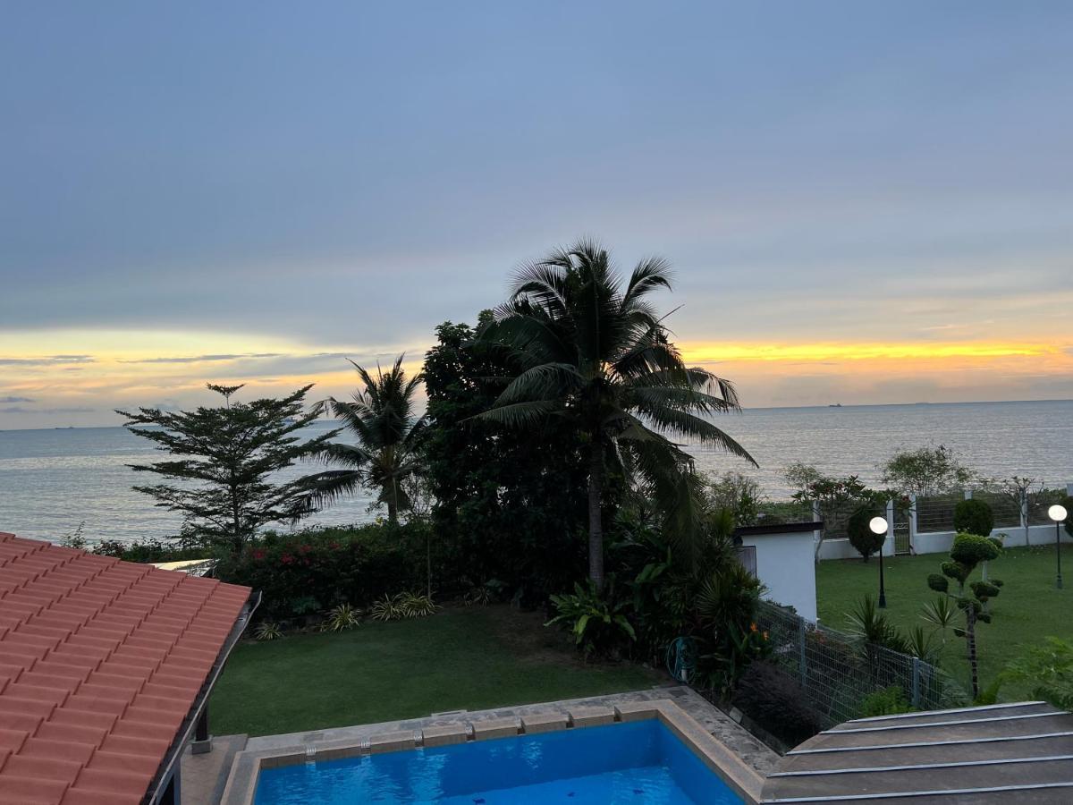 Melaka Beachfront Villa With Pool 외부 사진