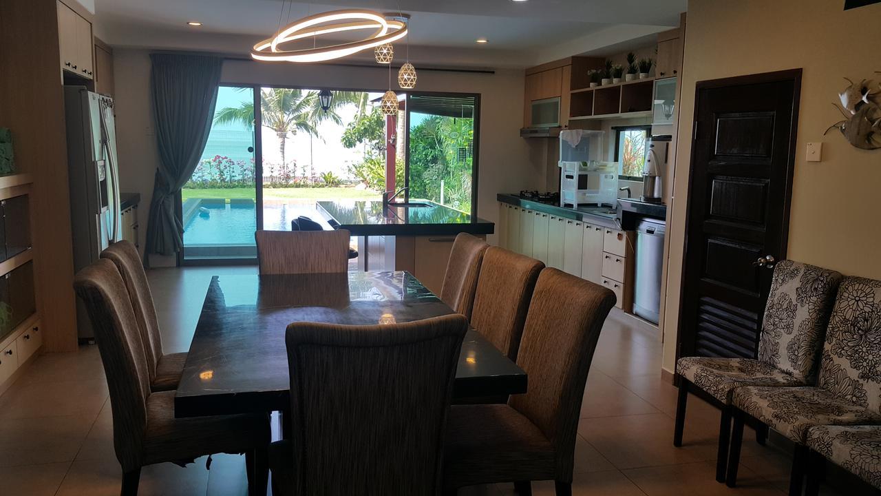 Melaka Beachfront Villa With Pool 외부 사진